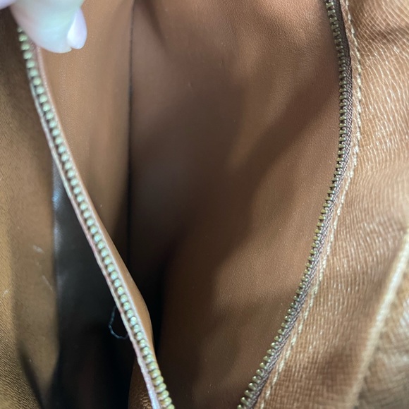 Lv Jeunfile Crossbody Bag - Picture 14 of 16